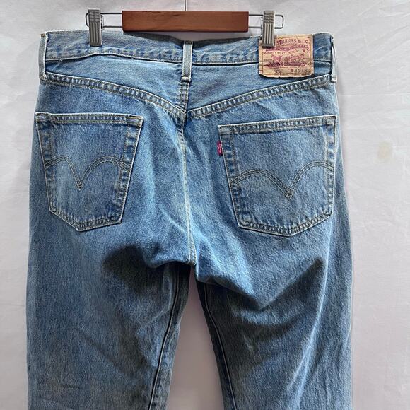 Levi's Mens 501 Button Fly Original Fit Size 34x34 Straight Leg Light Blue Jeans - Picture 4 of 12